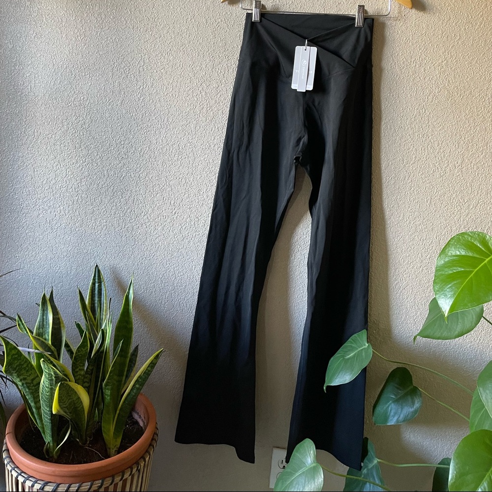 Front cross over flared yoga pants